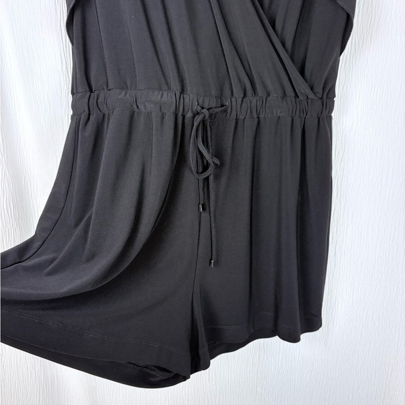 Laundry By Shelli Segal Black Wrap, Flutter Sleeve Romper Women’s size Medium - Picture 4 of 7